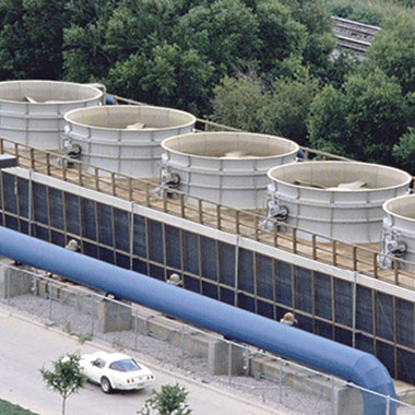 W przypadku skraplaczy z łączonych kotłów parowych i kogeneracyjnych konieczne jest monitorowanie zawartość sodu w wodzie, aby zapewnić wydajność zakładu.